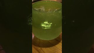【沖縄居酒屋動画紹介】沖縄居酒屋泡盛ロック飯テロ #shorts #飯テロ #沖縄 #泡盛 #居酒屋 #ロック